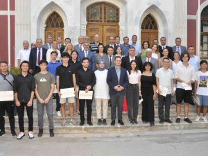 Muğla’da 2022 Yks’de Başarılı Olan Öğrenciler Ödüllendirildi