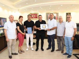 Hollandalı Turistler Alanya’dan Memnun