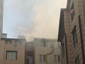 Çatı Katında Çıkan Yangın Korkuttu