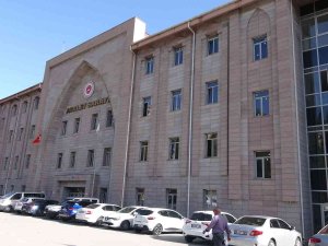 Cinayet Zanlısı Babaya Müebbet, Oğluna Da 25 Yıl Hapis Cezası Verildi