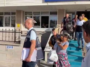 30 Yıl Ve 8 Yıl Kesinleşmiş Hapis Cezası Bulunan 2 Firari Yakalandı