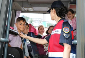 Rize’de Jandarmadan Okul Servislerinde Denetim