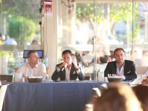 Başkan Aras Muhtarlarla Buluştu