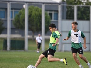 Bursaspor Dar Alanda Çit Kale Maç Yaptı