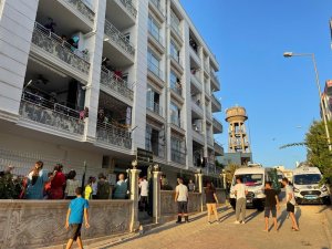 Üvey Kızını Tabancayla Öldürüp İntihar Etti
