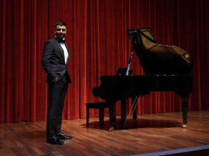 Taraftar İstedi, Umut Bozok Çaldı