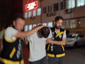 Bursa’da Metroda Yüzlerce Kişinin Gözü Önünde Dehşet