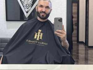 Ünlü Kuaför İ̇stanbul’da Saç Ektirdi