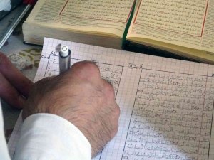 8 Ayda Kur’an-ı Kerim’i Elle Yazdı