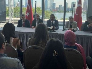 Bakan Özer, New York’ta Türk Öğrenciler Ve Eğitim Ataşeleriyle Buluştu