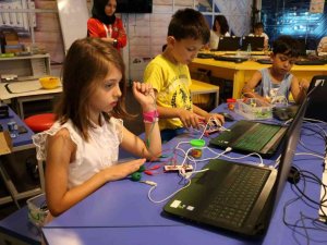 Kocaeli Büyükşehir Belediyesi’den Türkiye’ye Örnek Eğitim Projeleri