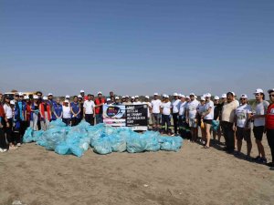 Adanalıoğlu Sahili Baştan Aşağı Temizlendi