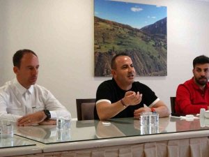 Muş’ta Çocuklar ’Muş Spor Futbol Akademisi’yle Spora Kazandırılacak