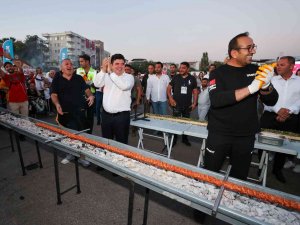 35 Metrelik Dev Kebap İlgi Odağı Oldu