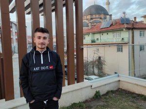 Arkadaşını 53 Bıçak Darbesiyle Öldüren Genç Tutuklandı