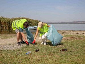 Dünya Temizlik Günü’nde Çevreye Atılan Atıkları Topladılar