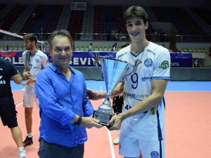8. Tsyd İ̇zmir Voleybol Turnuvası’nda Kazanan Arkasspor