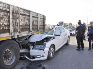 Otomobil Duran Çekiciye Arkadan Çarptı: 4 Yaralı