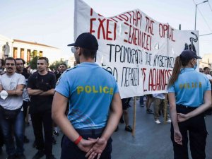 Yunanistan’da Üniversite Öğrencilerinden Protesto