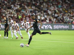 Bernard Mensah İlk Golünü Attı