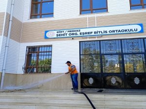 Siirt Belediyesi, Okullarda Temizlik Çalışmalarına Devam Ediyor
