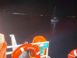 Motor Arızası Yapan Tekneyi Kıyem Ekipleri Kurtardı