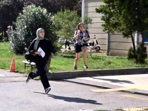 Sınava Geç Kalan Kpss Adayları Usain Bolt’u Aratmadı