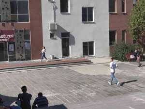 Çankırı’da Kpss Heyecanı: Sınav Binasına Koşarak Girdiler