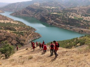 Bingöl’e Gelen Gençlik Gönüllüleri, Tarihi Yerleri Gezip Çocuklarla Vakit Geçirdi