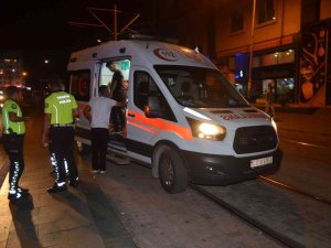 Antalya’da Tramvay Yolunda Kaza: 1 Yaralı