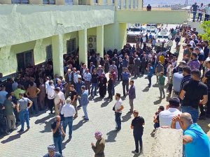 Yüksekova’da Araç Uçuruma Yuvarlandı: 1 Ölü, 1 Yaralı