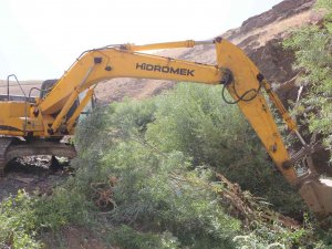 Elazığ Derelerinde Islah Çalışması Sürüyor