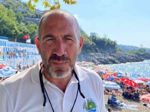 Hava Sıcaklığı 30 Dereceye Yaklaştı, Vatandaşlar Plaja Akın Etti