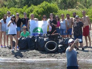 1 Saatte 91 Kilo Çöp Topladılar