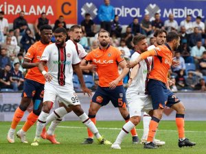Spor Toto Süper Lig: Başakşehir: 0 - Karagümrük: 0 (İ̇lk Yarı)