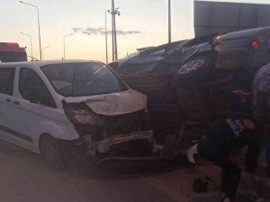 Sivas’ta Trafik Kazası: 3 Yaralı