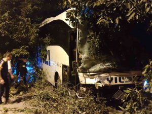 Amasya’da Yolcu Otobüsüyle Kamyonet Çarpıştı: 2 Ölü, 8 Yaralı