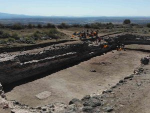 Karacahisar Kalesi’ndeki Hayati Yapının Yüzde 90’ı Açığa Çıktı