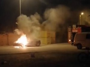 Seyir Halindeki Otomobil Alev Aldı