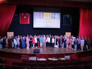 Ak Parti İ̇zmir Kadın Kolları’ndan ‘Kadın Girişimciliği Zirvesi’ Buluşması