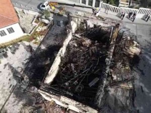 Zeytinburnu’nda Kül Olan Tarihi Merkez Efendi Fırının Son Hali Havadan Görüntülendi