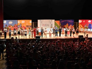 Sanat Akademisi Öğrencilerinden Tiyatro Gösterisi