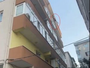 Tekirdağ’da Şoke Eden Görüntüler: Camda Sarkılırken Yakalandı