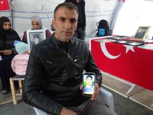 Evlat Nöbetinin 80’ıncı Gününde Kardeşine Seslendi, 4 Yıl Sonra Müjdeli Haberi Aldı