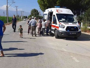 İ̇zmir’de Trafik Kazasında Yaşlı Çift Yaralandı