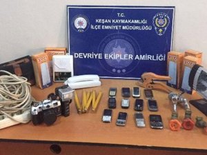 Şüphelilerin Çuvalından Çok Sayıda Çalıntı Malzeme Çıktı