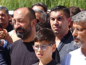 Yatağında Hayatını Kaybeden 15 Yaşındaki Çocuk Toprağa Verildi
