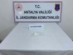 Yolcu Otobüsünde Çorap İçerisine Saklanmış 86 Gram Uyuşturucu Ele Geçirildi