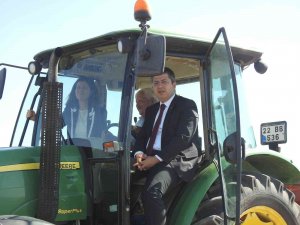 "Edirne’nin Sarı Çiçeği Kanola Projesi" İle Çiftçilere Tohum Dağıtıldı