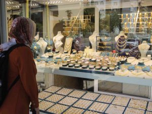 Dolandırıcılığın Böylesi: Hedef, Kurum Ve Daire Başkanları Üzerinden Kuyumcular